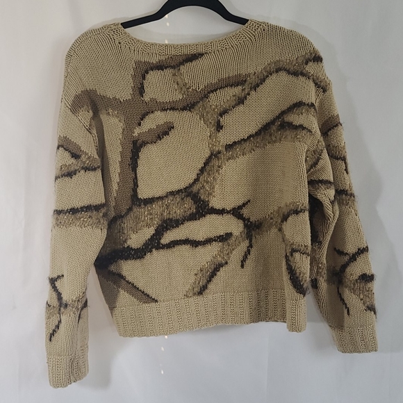 Liz Claiborne sweater with animal scenery - Picture 4 of 4